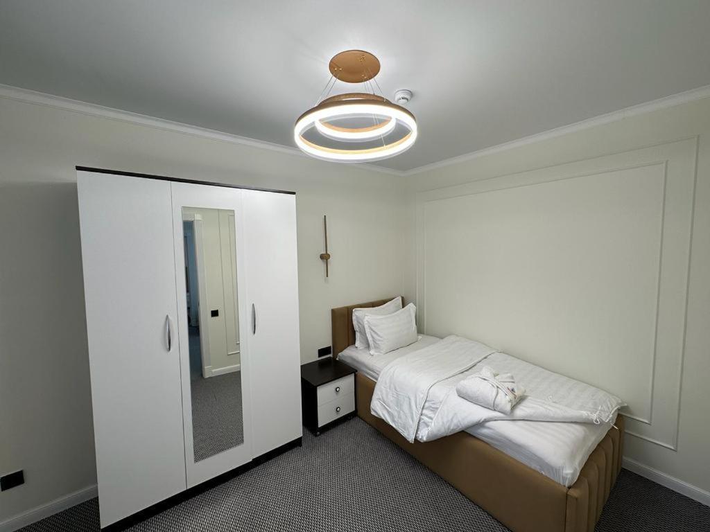 Voyazh Hotel Taraz Ngoại thất bức ảnh